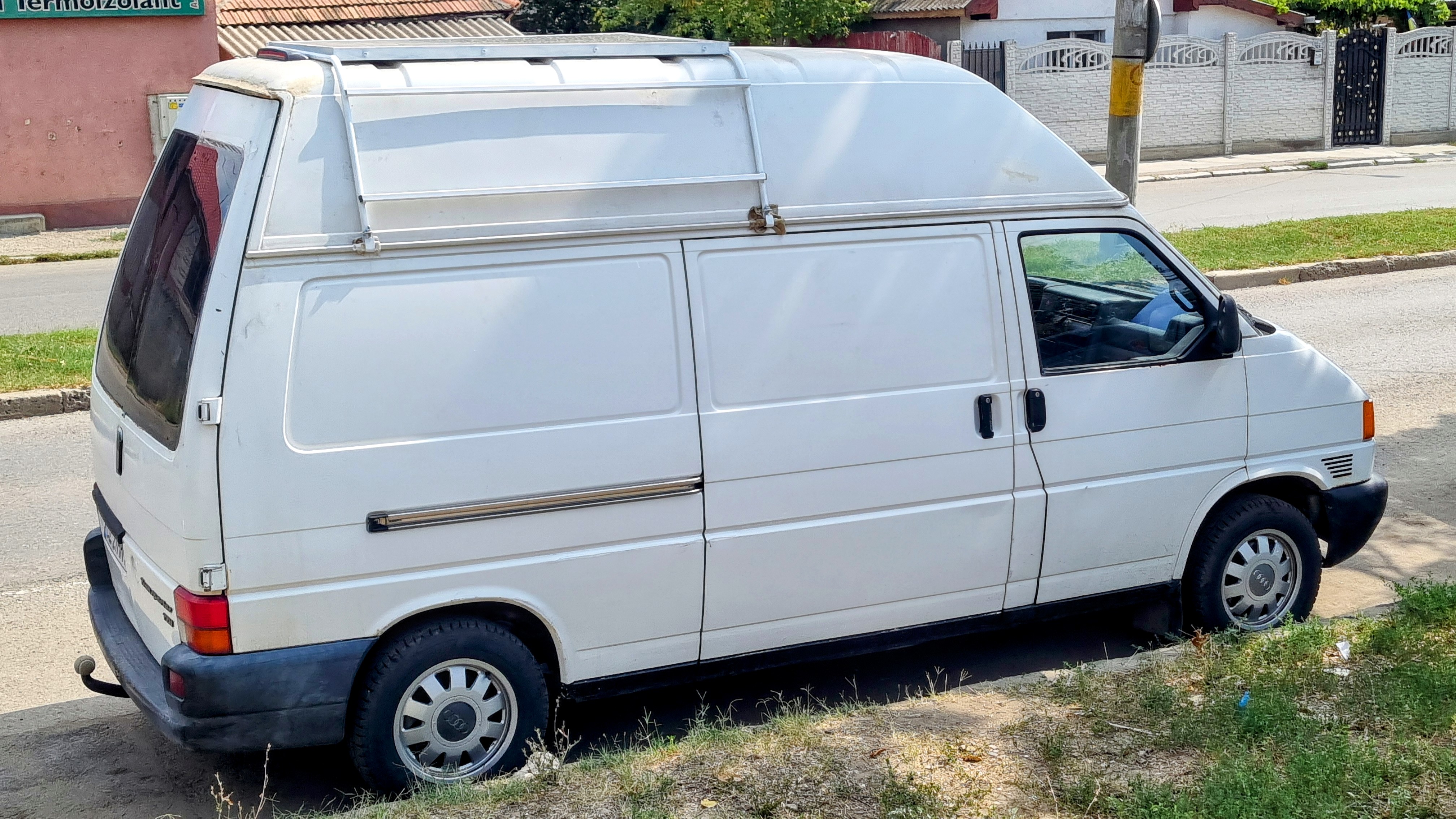 VW T4 Camper Van - Auto Rulota